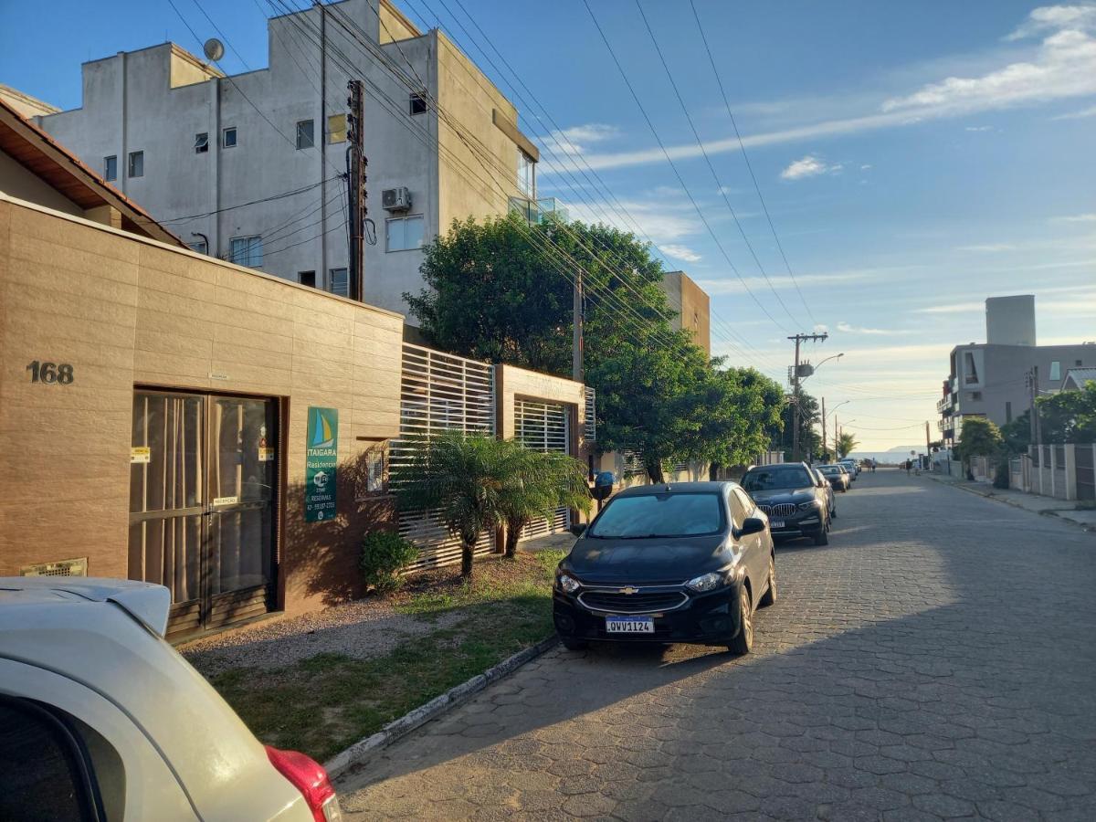 Suítes Itaigara a 80 metros da praia do Mariscal Bombinhas Exterior foto